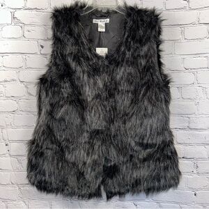 Say What? Junior’s Faux Fur Vest Hook & Loop Closure Black/Grey Combo XL NWT